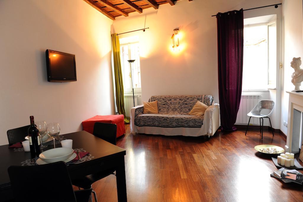 Apartment Lungara Rom
